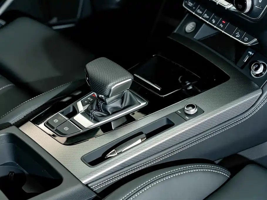 Photo 19 - Audi Q5L