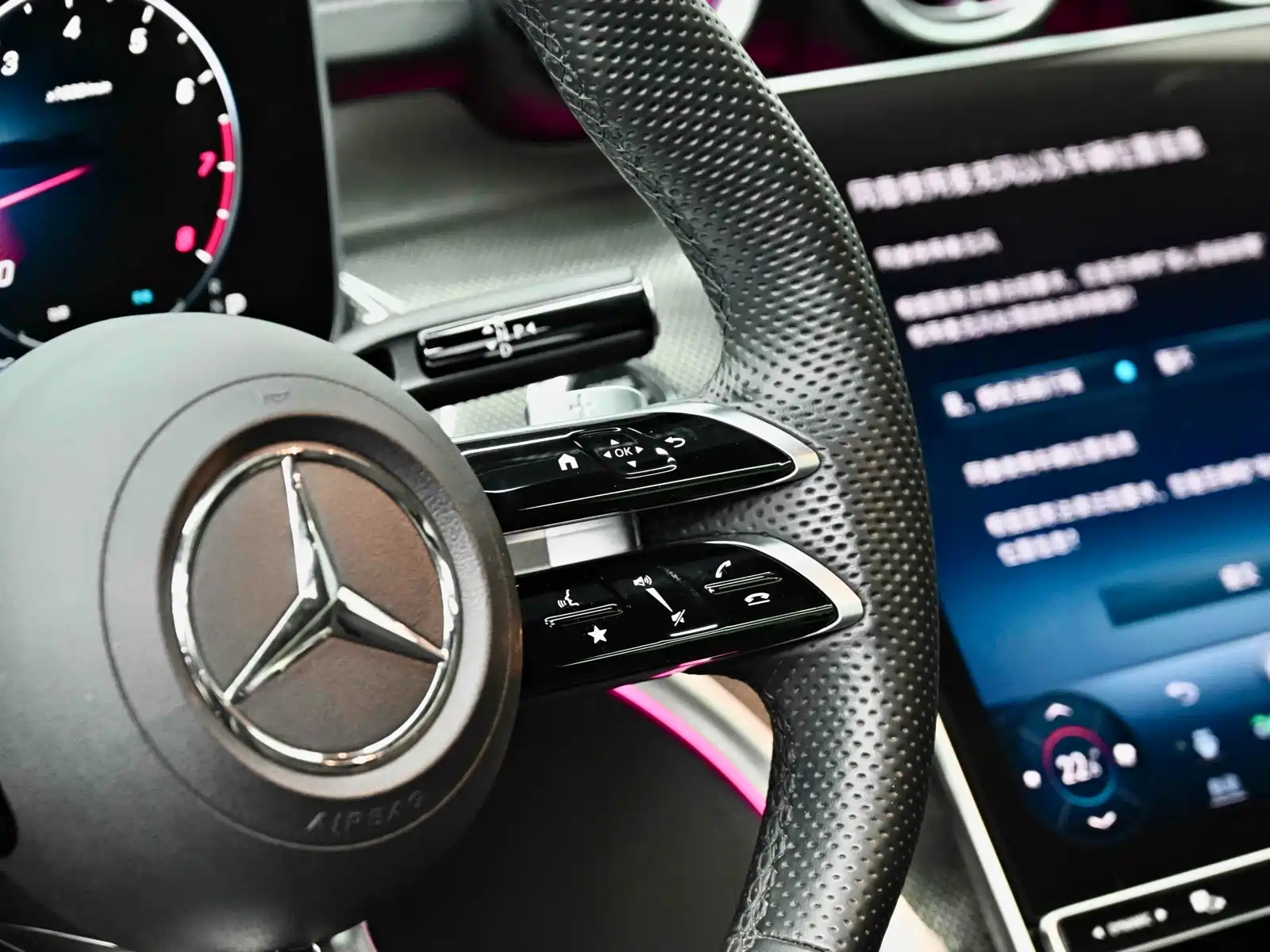 Фото 23 - Mercedes-Benz C-Class