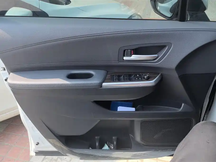 Toyota Sienna 2024 2.5L Hybrid AWD Luxury Edition фото 7