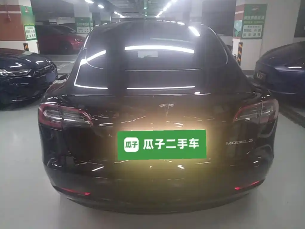 Фото 6 - Tesla Model 3