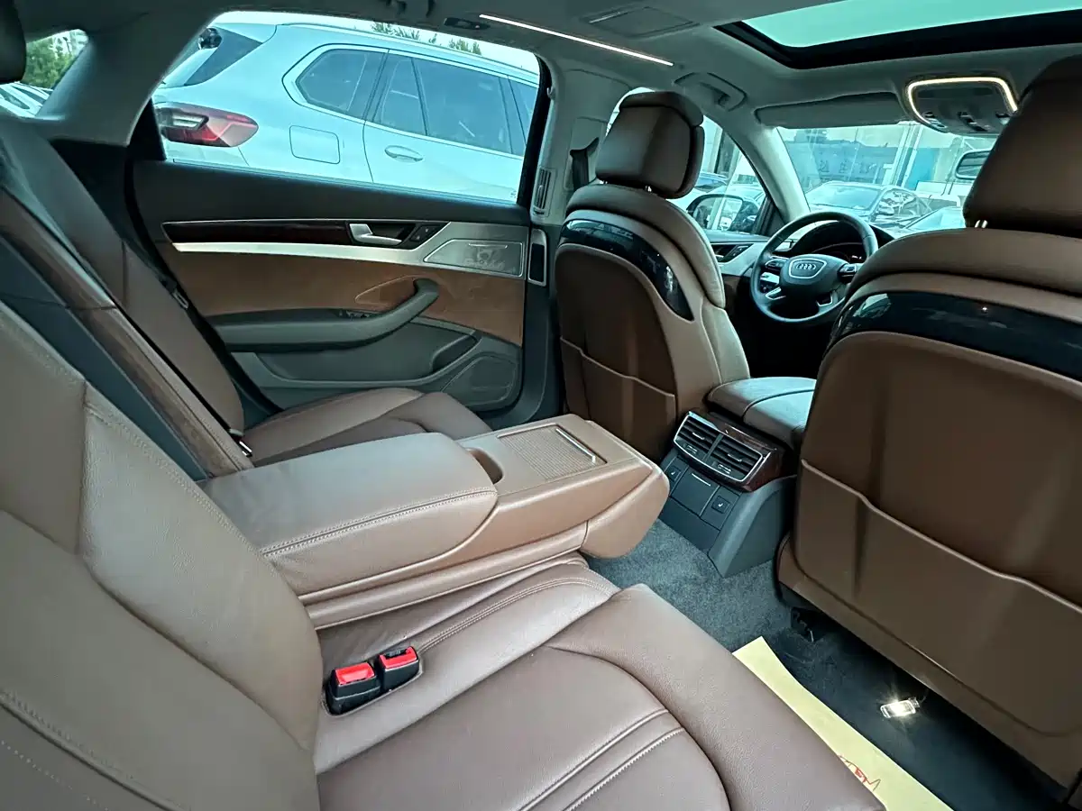 Audi A8 2013 A8L 45 TFSI quattro Comfort фото 8