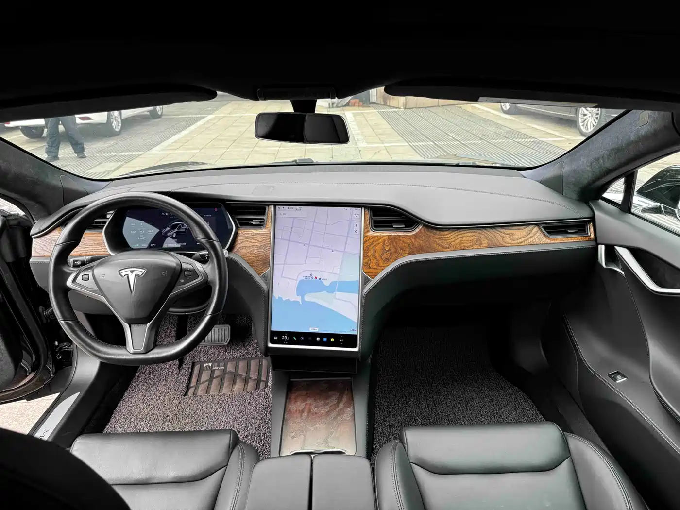 TESLA MODEL S
