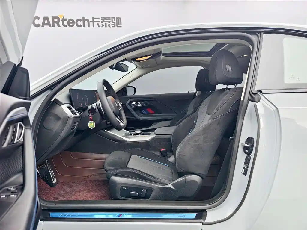 BMW 2 Series (Import) 2025 225i M Sport Shadowline Package фото 11