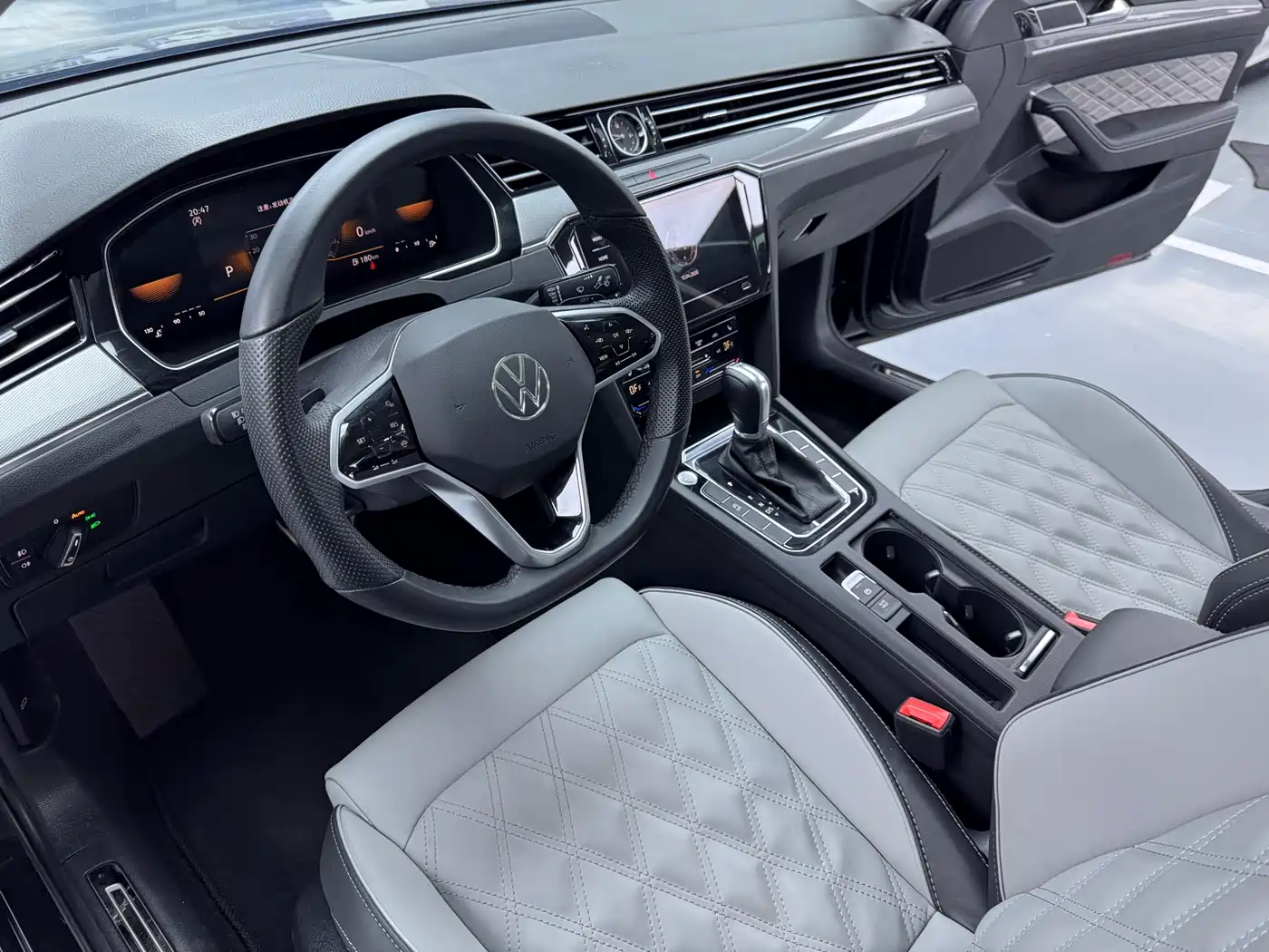 Volkswagen Magotan 2023 2 Million Units Anniversary Edition 330TSI DSG Leading Type фото 6