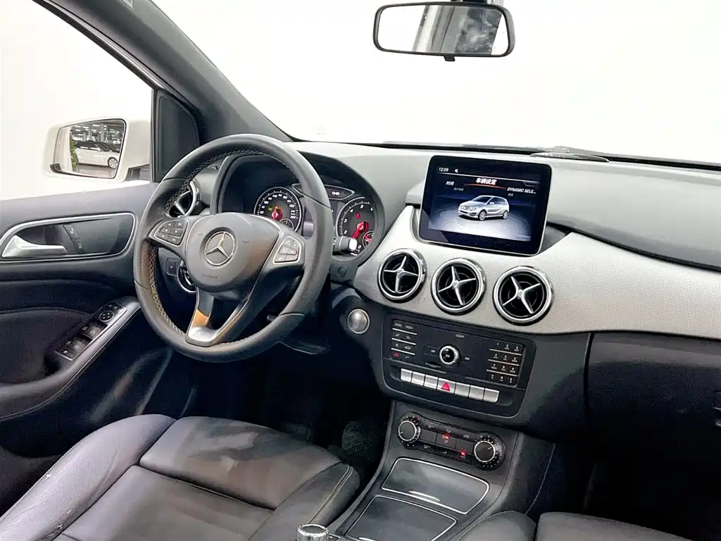 Mercedes-Benz B-Class 2017 B 200 Dynamic фото 13