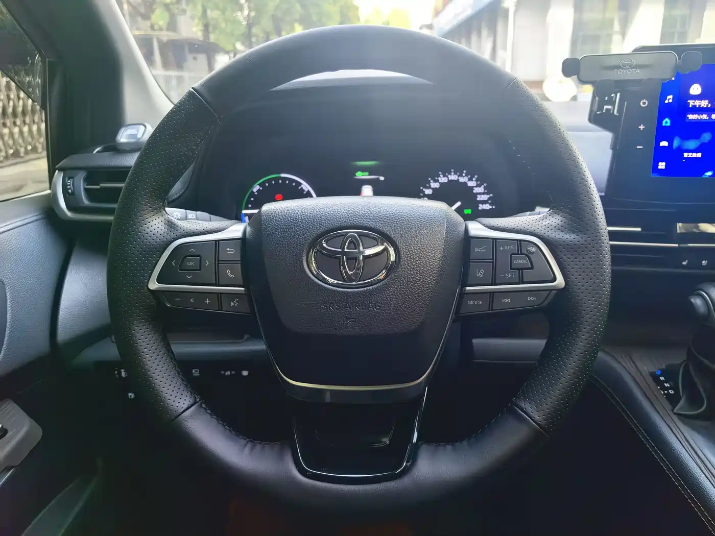 Toyota Sienna 2023 2.5L Hybrid Luxury Welfare Edition фото 7