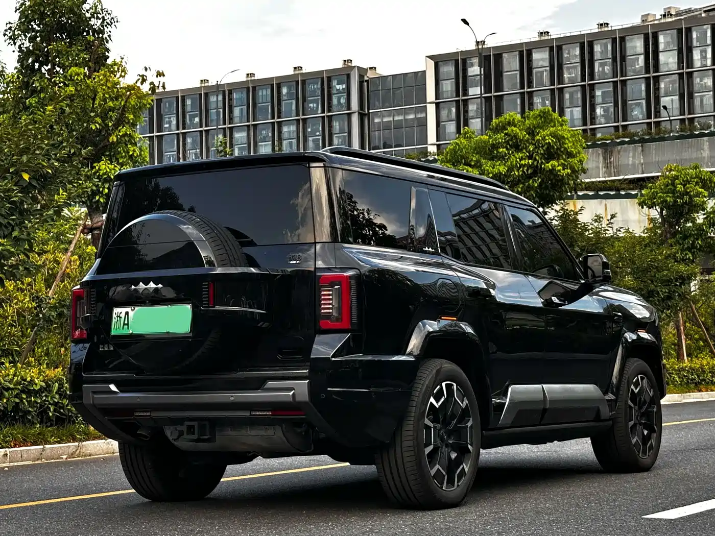 Fang Cheng Bao Leopard 8 2024 2025 Zhiyong Flagship 6-Seater