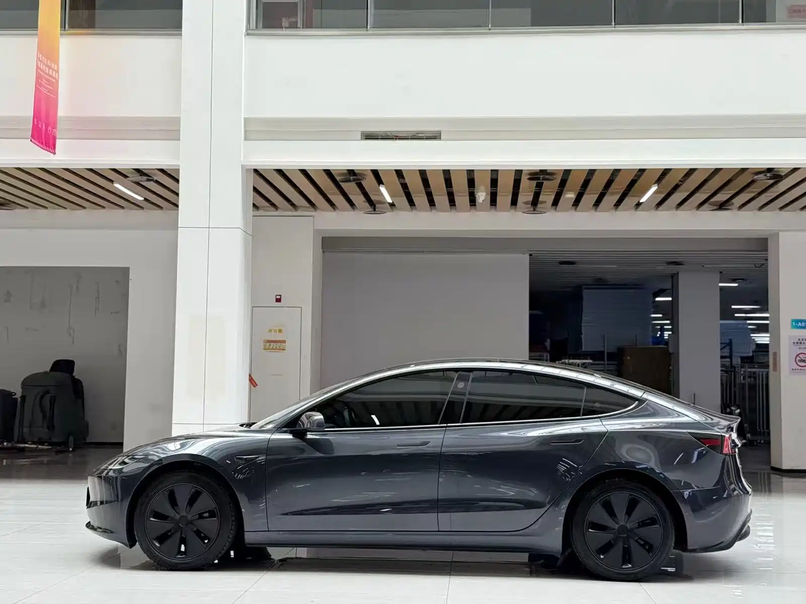 Фото 7 - Tesla Model 3