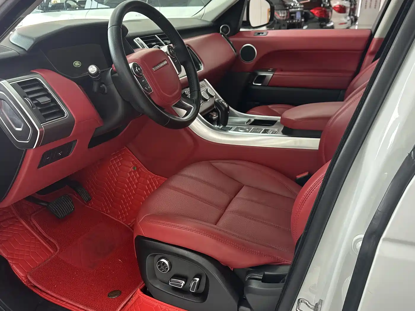 Land Rover Range Rover Sport 2016 3.0 SDV6 HSE фото 19