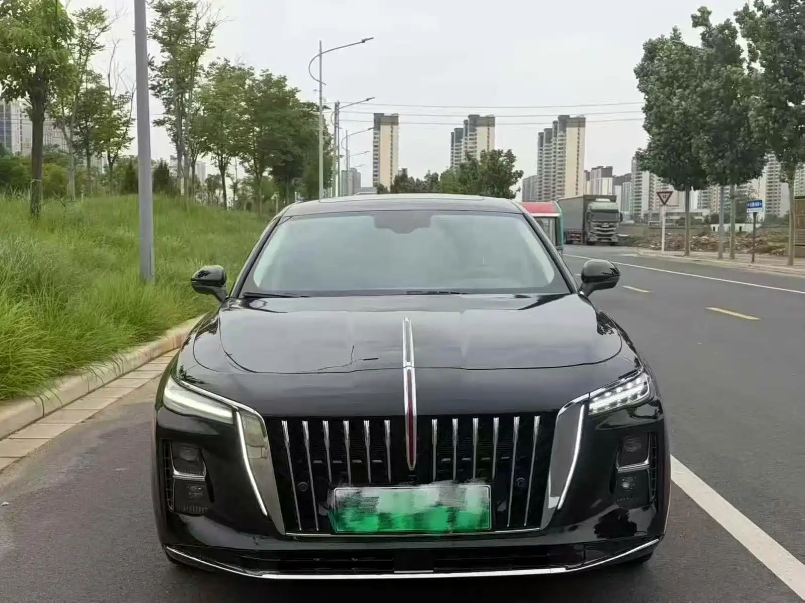 صورة 2 - Hongqi H5 PHEV