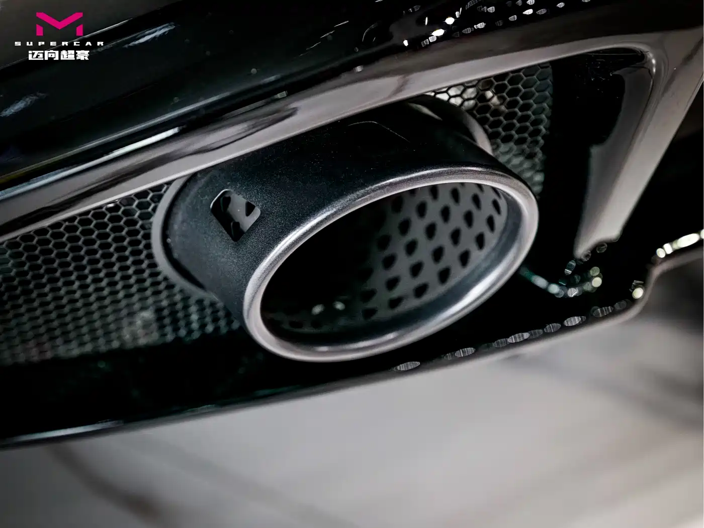 Lotus Cars EMIRA 2021 2.0T DCT First Edition фото 9