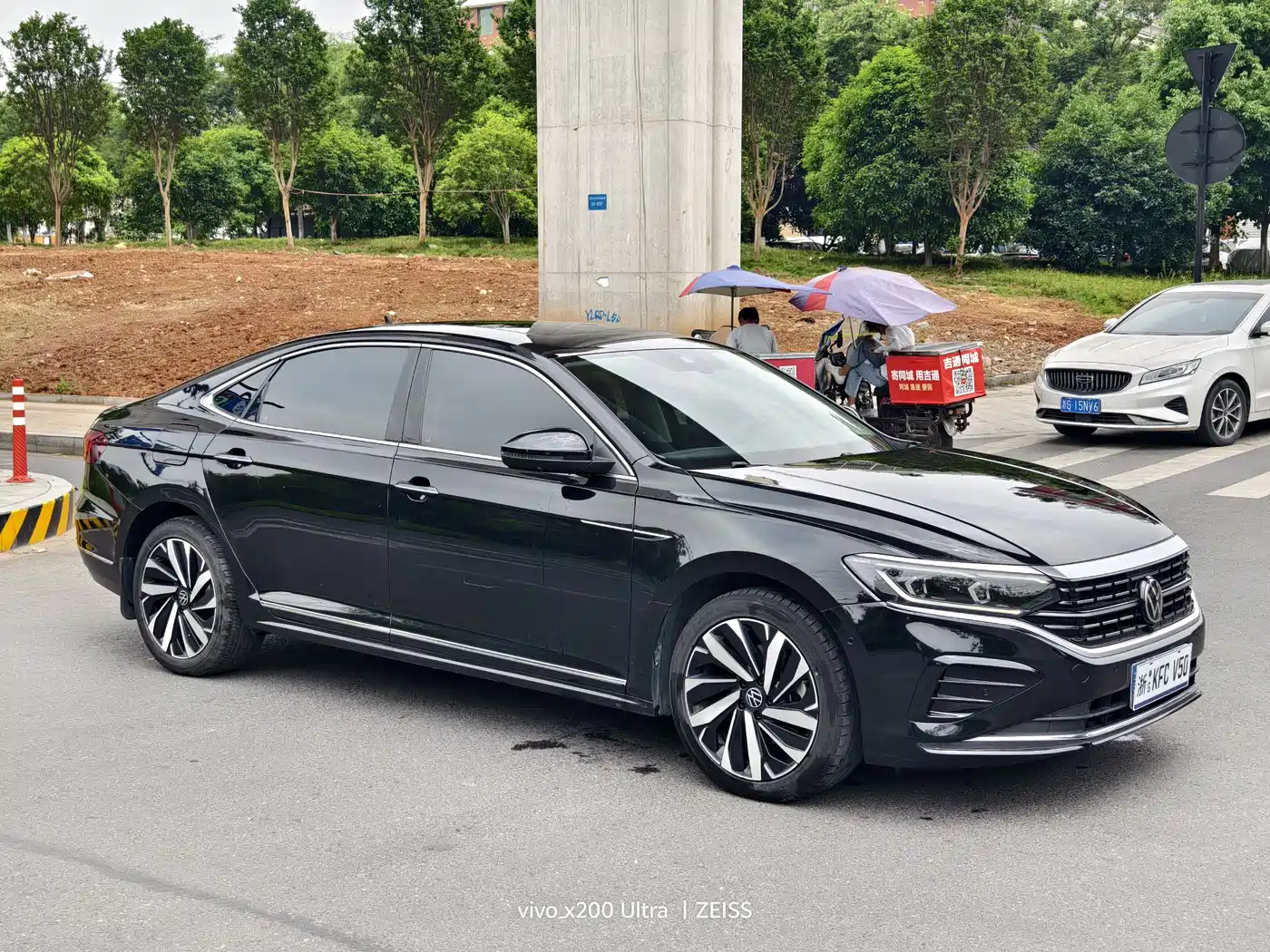 Volkswagen Passat 2023 330TSI Luxury Edition фото 3