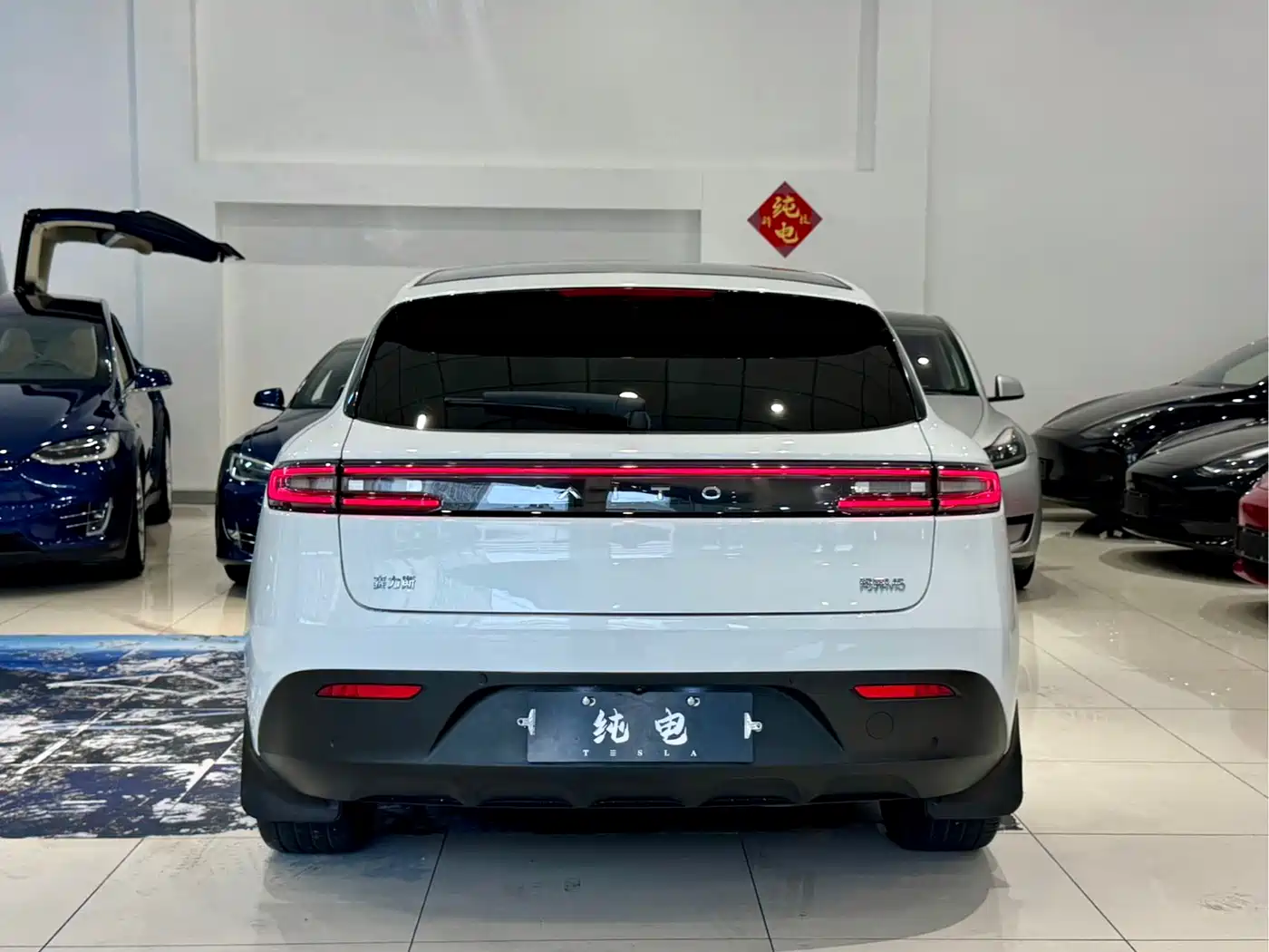 AITO Wenjie AITO M5 2022 Extended Range AWD Performance Edition фото 14