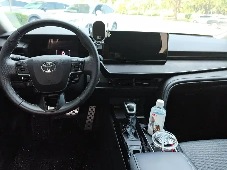Toyota Camry 2025 2026 Hybrid 2.0HSE Sport Lite Edition