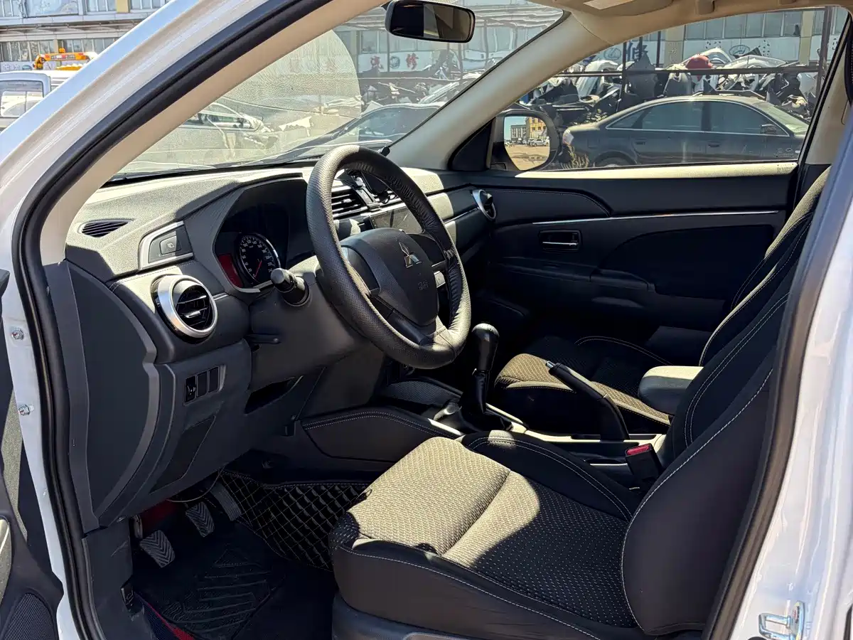2023 Mitsubishi ASX