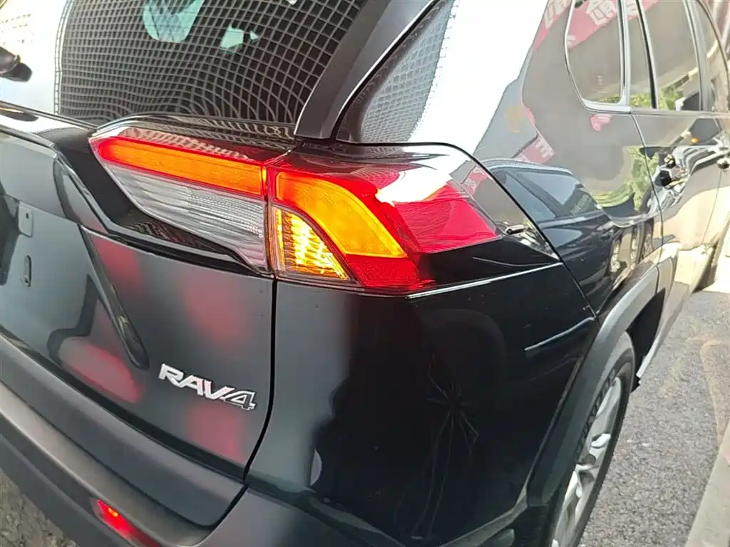 Toyota RAV4 Rongfang 2023 2.0L CVT 2WD Urban Edition фото 8