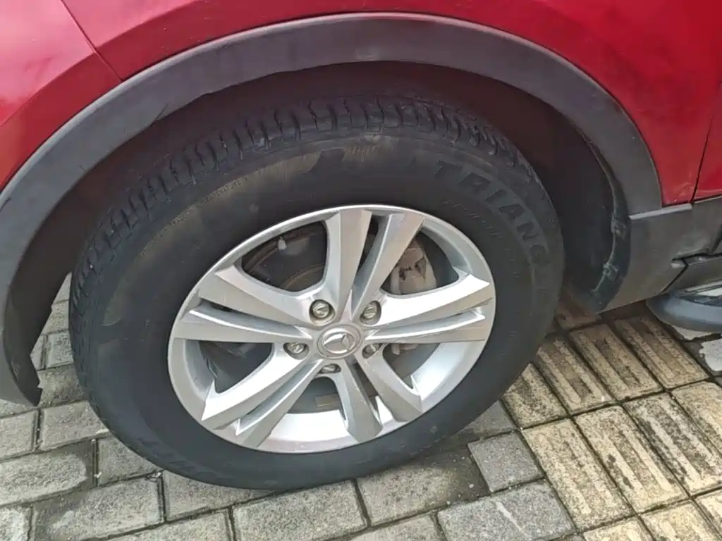 Фото 23 - BAIC Huansu S3