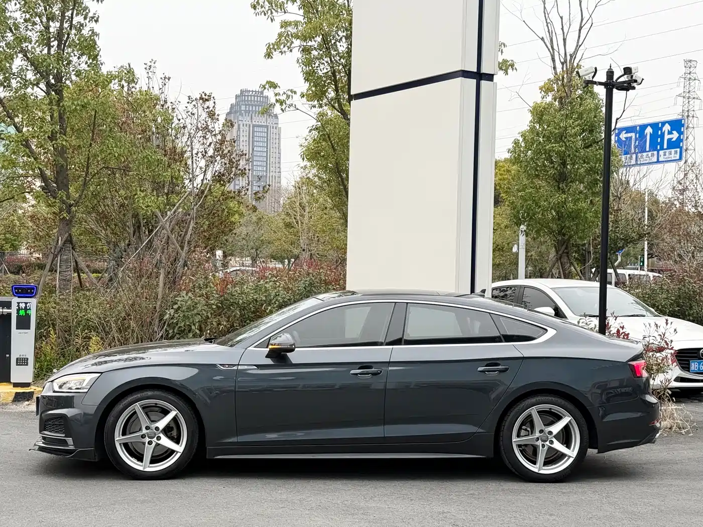 Audi A5 (Import) 2019 Sportback 40 TFSI Fashion фото 2