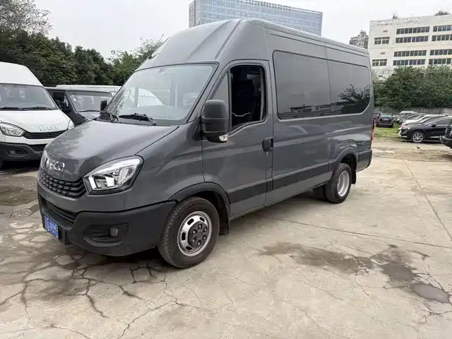 Iveco Daily 2021 Model 3.0T Manual Commercial Rui Long Wheelbase High Roof Side Sliding Door F1C