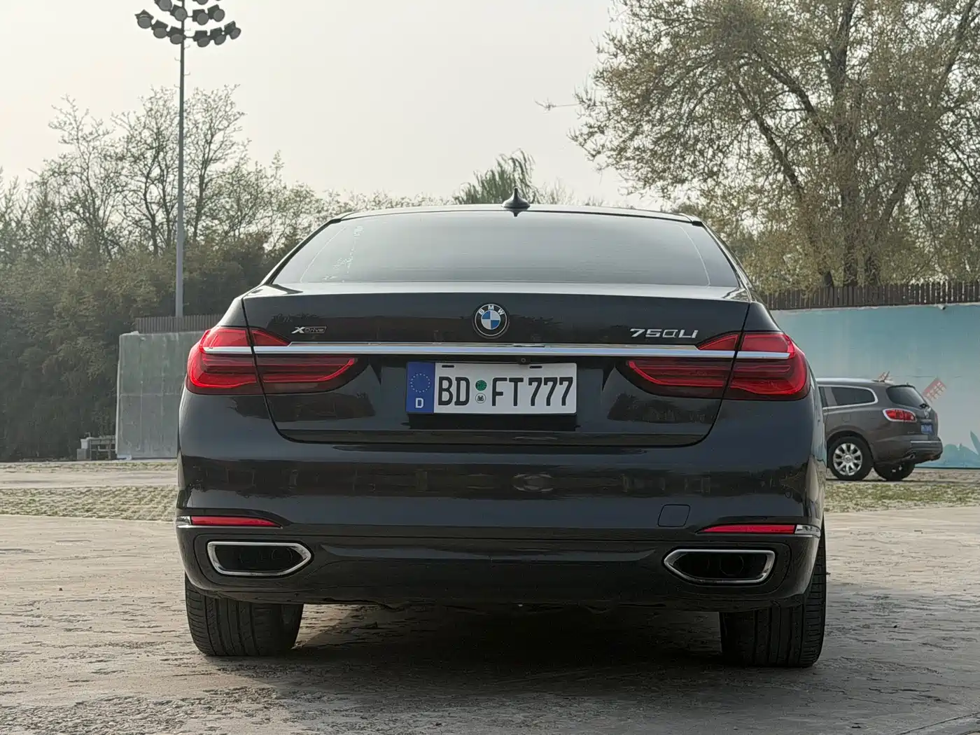 BMW 7 Series 2016 750Li xDrive 4-Seater фото 3