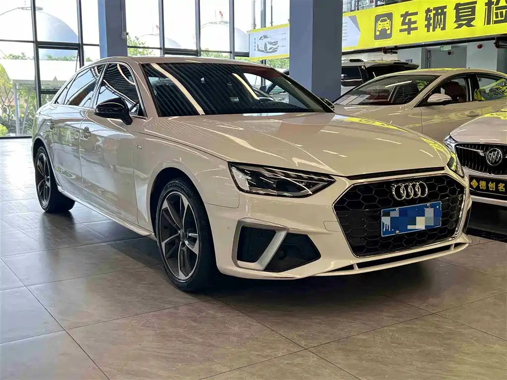 Audi A4L 2020 40 TFSI Fashion Dynamic Edition фото 3
