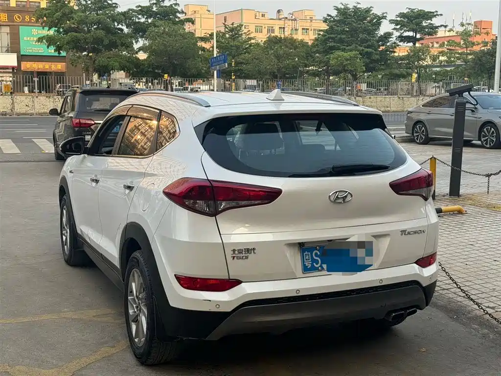 Hyundai Tucson 2015 1.6T Dual Clutch 2WD Smart фото 3