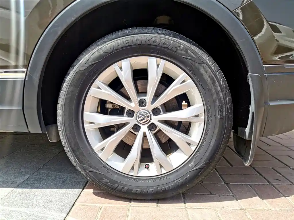 Volkswagen Tiguan L 2017 330TSI Automatic 2WD Trend Edition фото 18