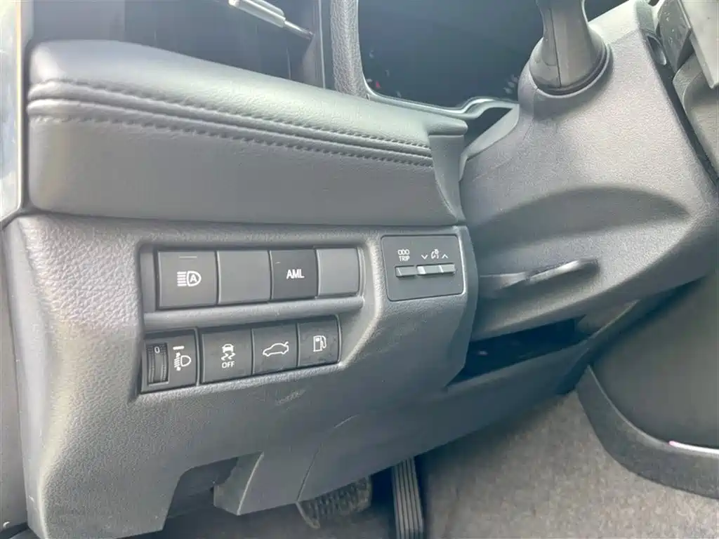 Toyota Avalon 2023 2.5L Luxury Edition фото 17