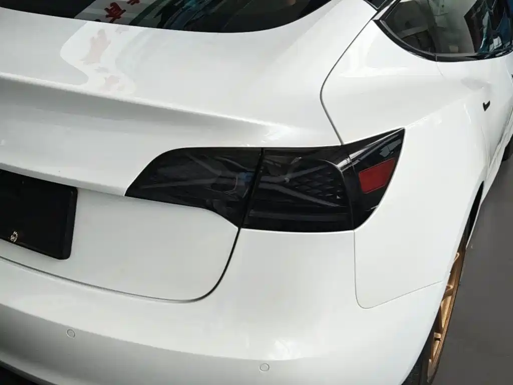 Фото 8 - Tesla Model 3