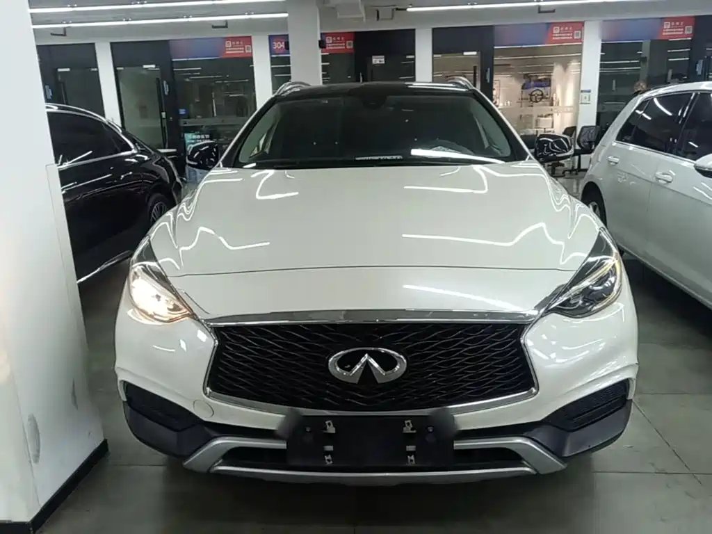 Infiniti QX30 2017 2017 Model 2.0T 4WD Fashion