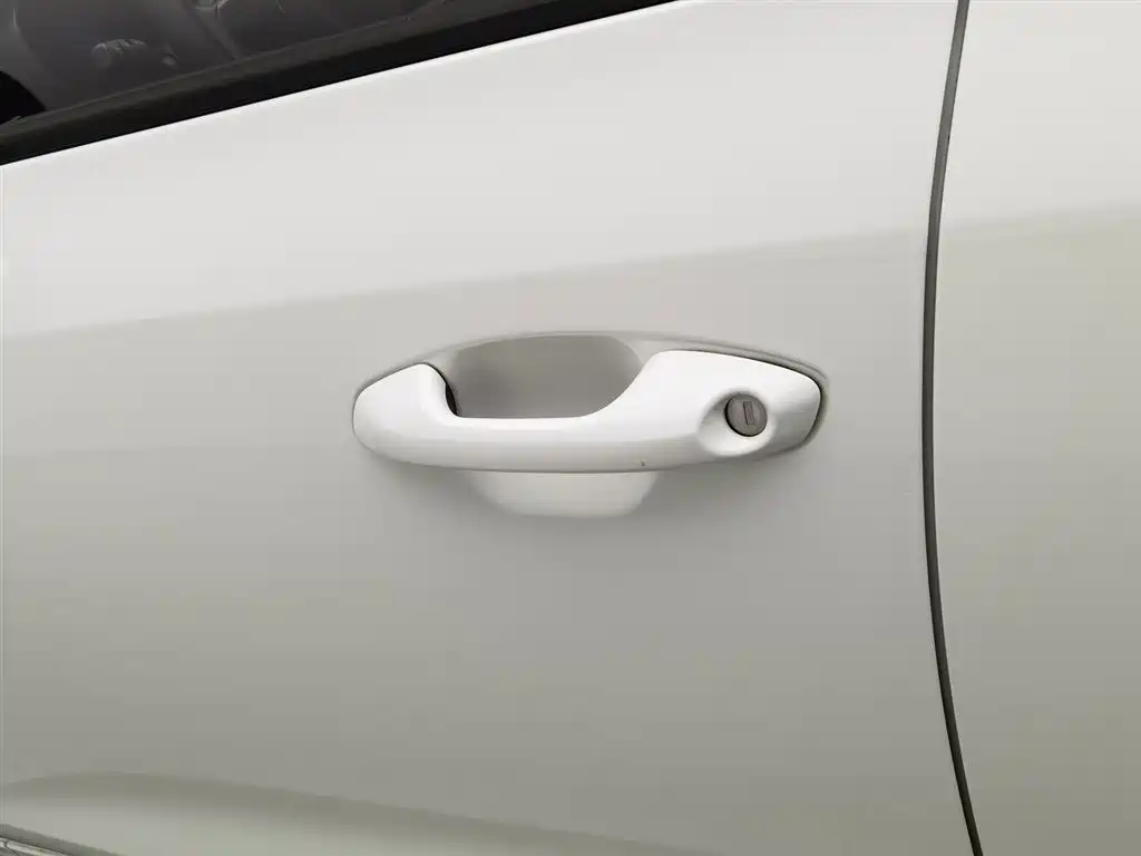 KIA K2