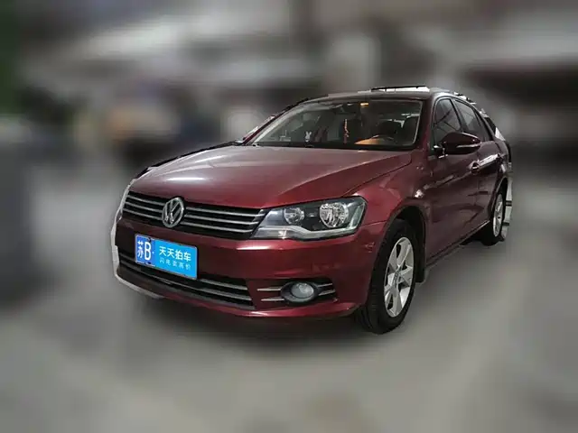 Volkswagen Bora 2013 1.6L Automatic Comfort Model — фото 1