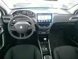 Photo 10 - Peugeot 2008