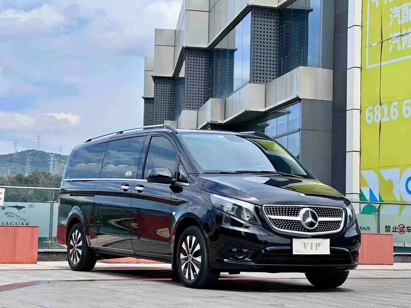 Mercedes-Benz Vito 2023 2.0T Elite 9-Seater фото 3