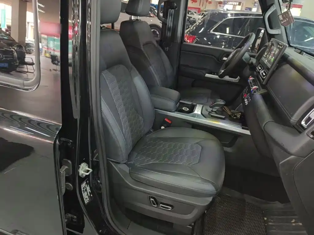 212 T01 2025 2024 2.0T Explorer