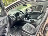 Фото 18 - Ford Edge