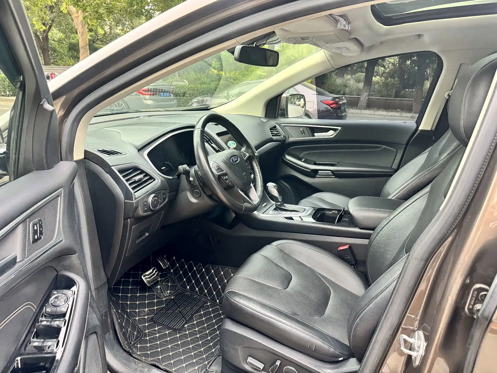 Фото 18 - Ford Edge