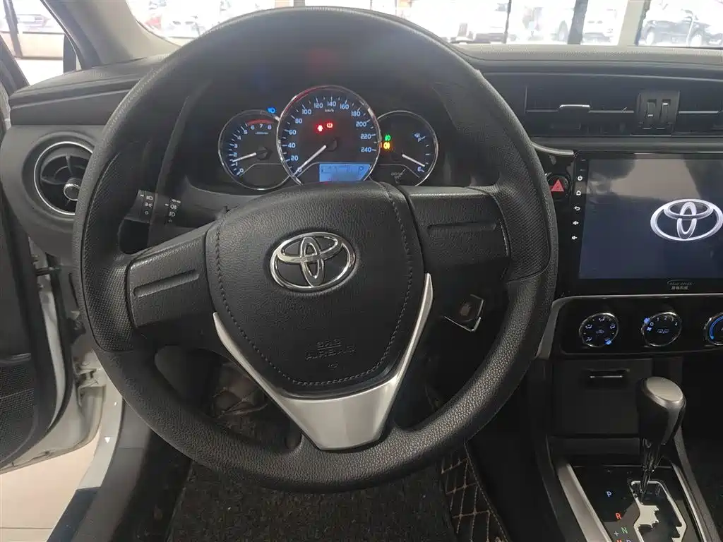 Toyota Corolla 2017 Facelift 1.2T S-CVT GL фото 7