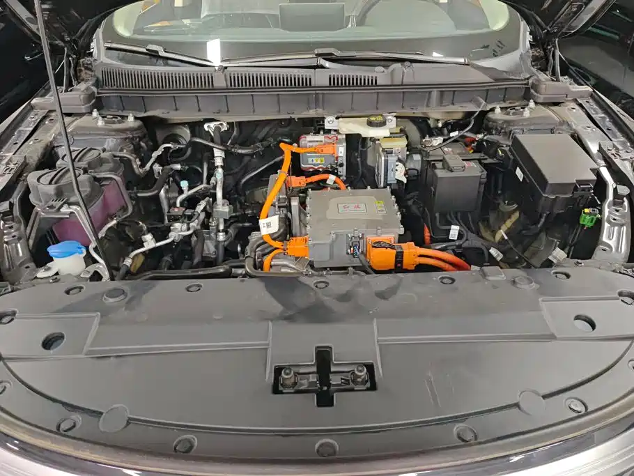 Hongqi E-QM5 2026 2025 610km PLUS