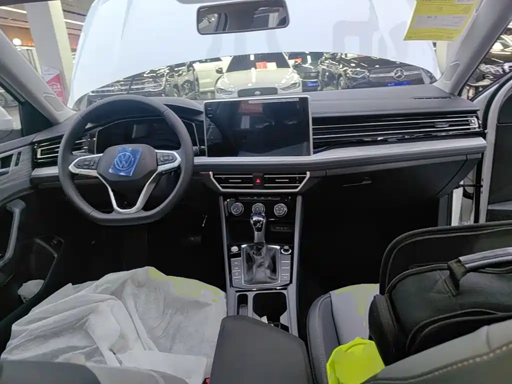 Volkswagen Sagitar 2026 2026 Model 30 Million Special Selection 300TSI DSG Surpass Edition