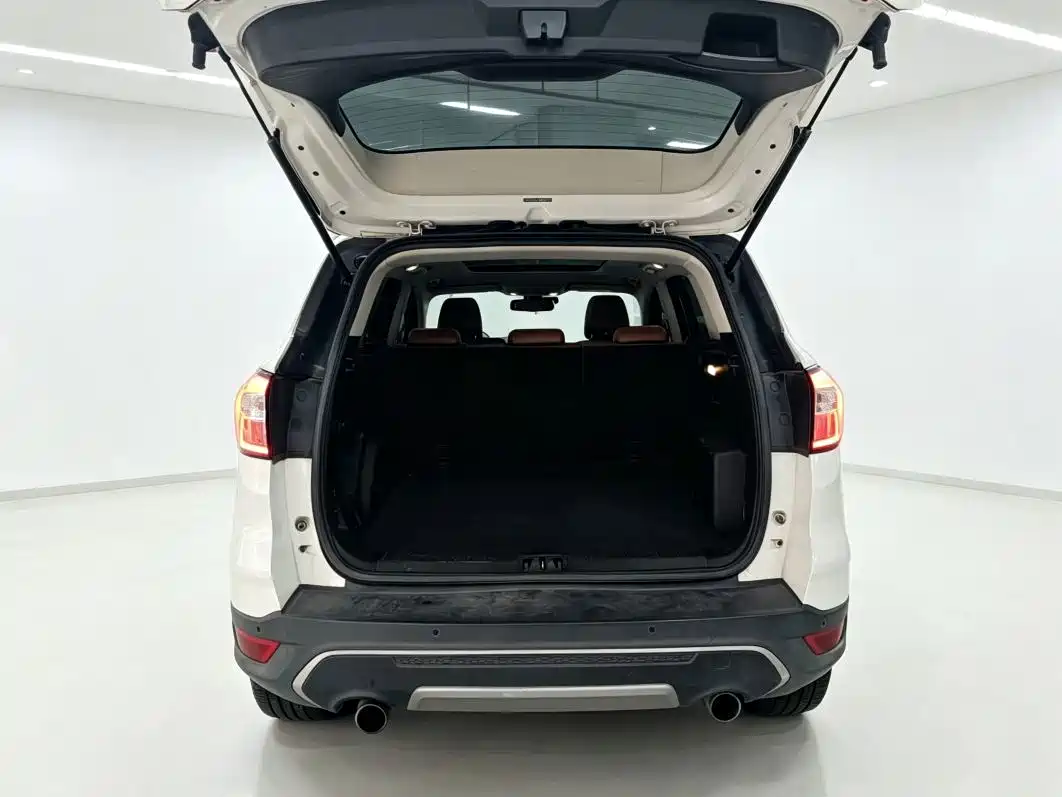 Photo 12 - Ford Kuga