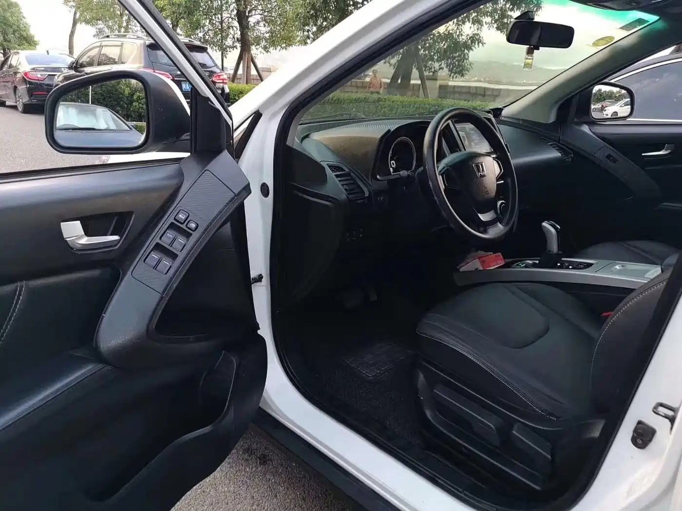 Luxgen U6 SUV 2017 2017 1.8T Tech Value Package