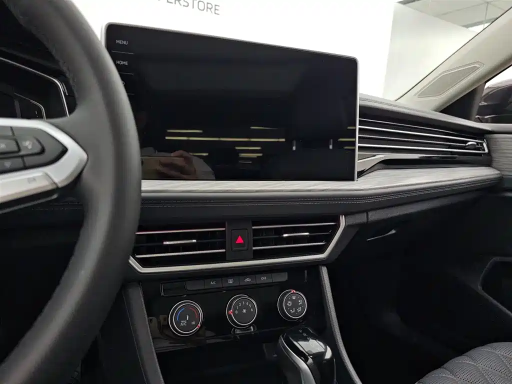 Volkswagen Sagitar 2023 300TSI DSG Surpassing Edition фото 12
