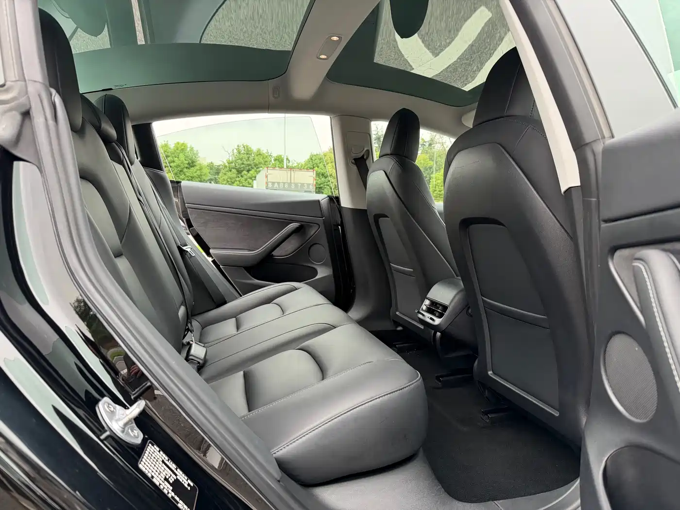Фото 12 - Tesla Model 3