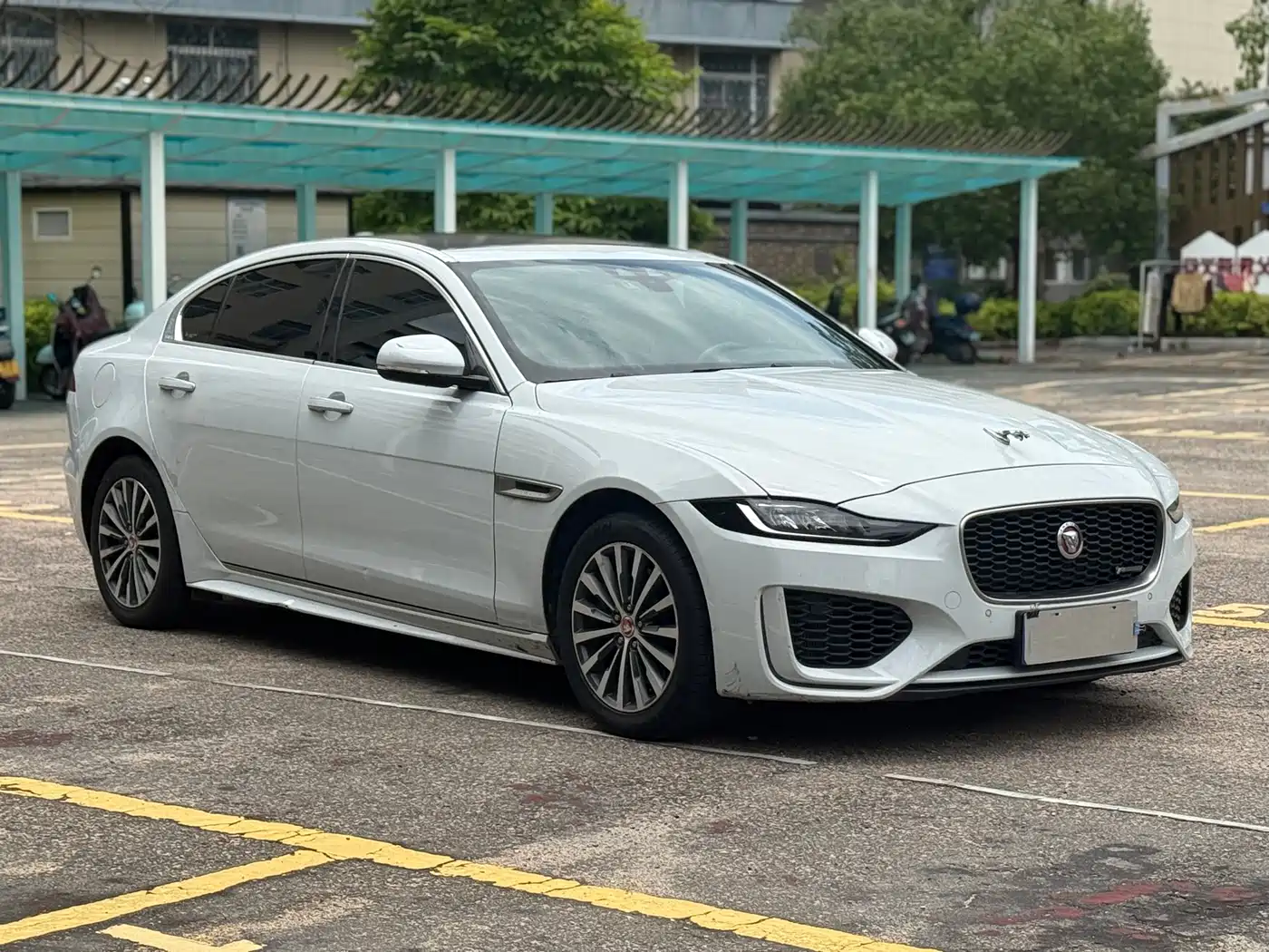 Jaguar XEL 2020 2.0T 200PS R-DYNAMIC Youth Sport Edition фото 3