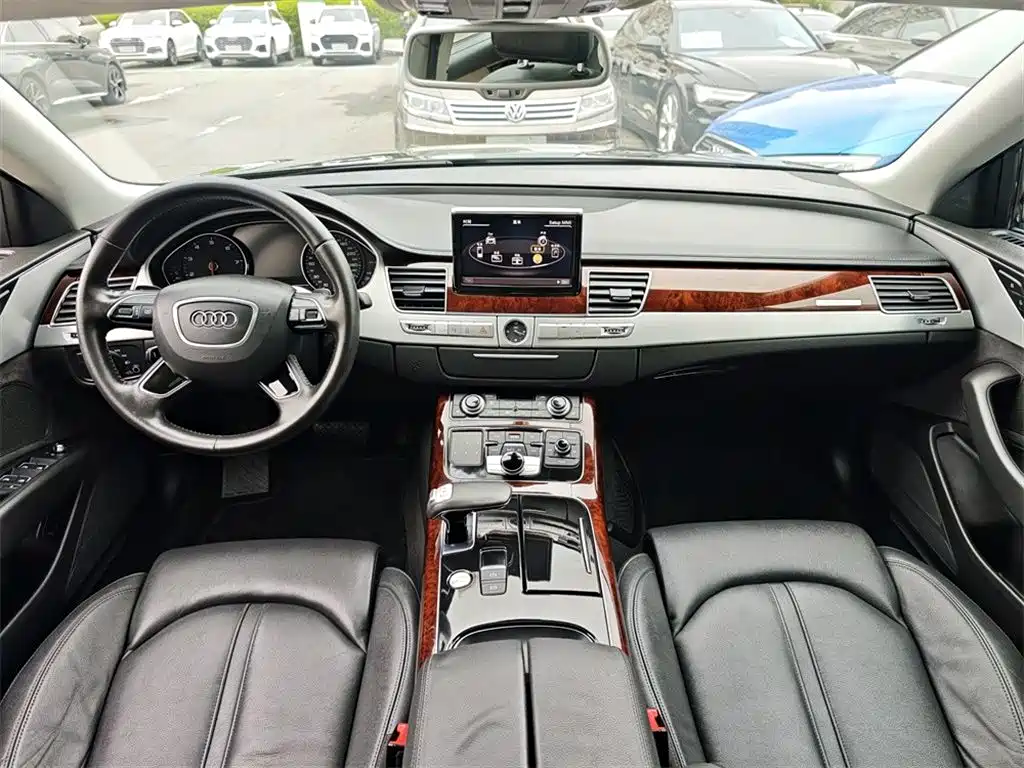 Photo 6 - Audi A8