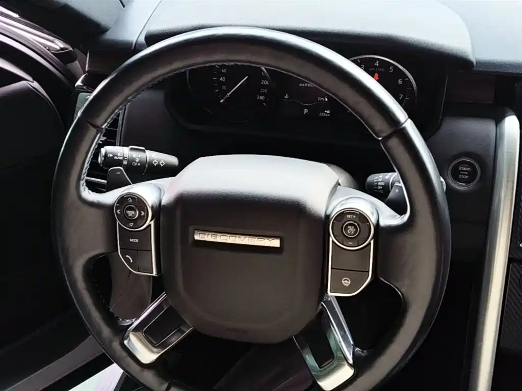Land Rover Discovery 2017 3.0 SC V6 HSE фото 11