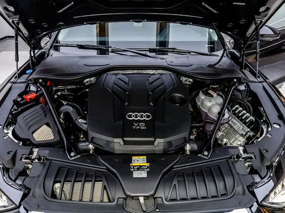 Фото 34 - Audi A8