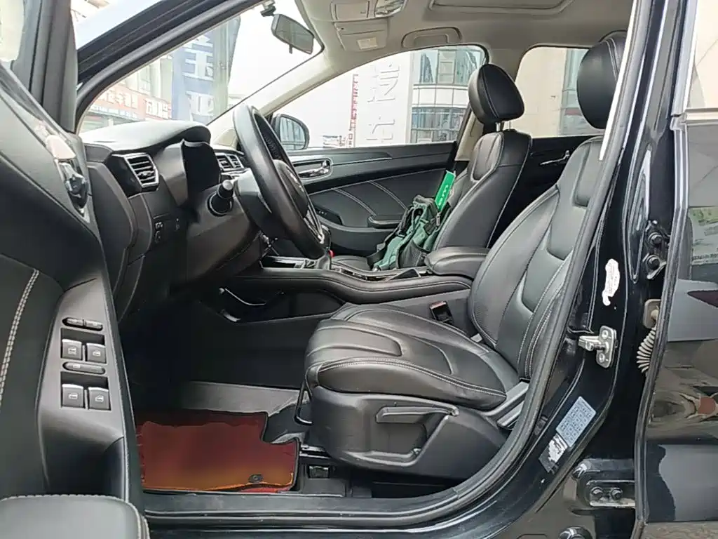 Dongfeng Fengguang Fengguang 580 2016 2016 Model 1.5T Manual Luxury Version