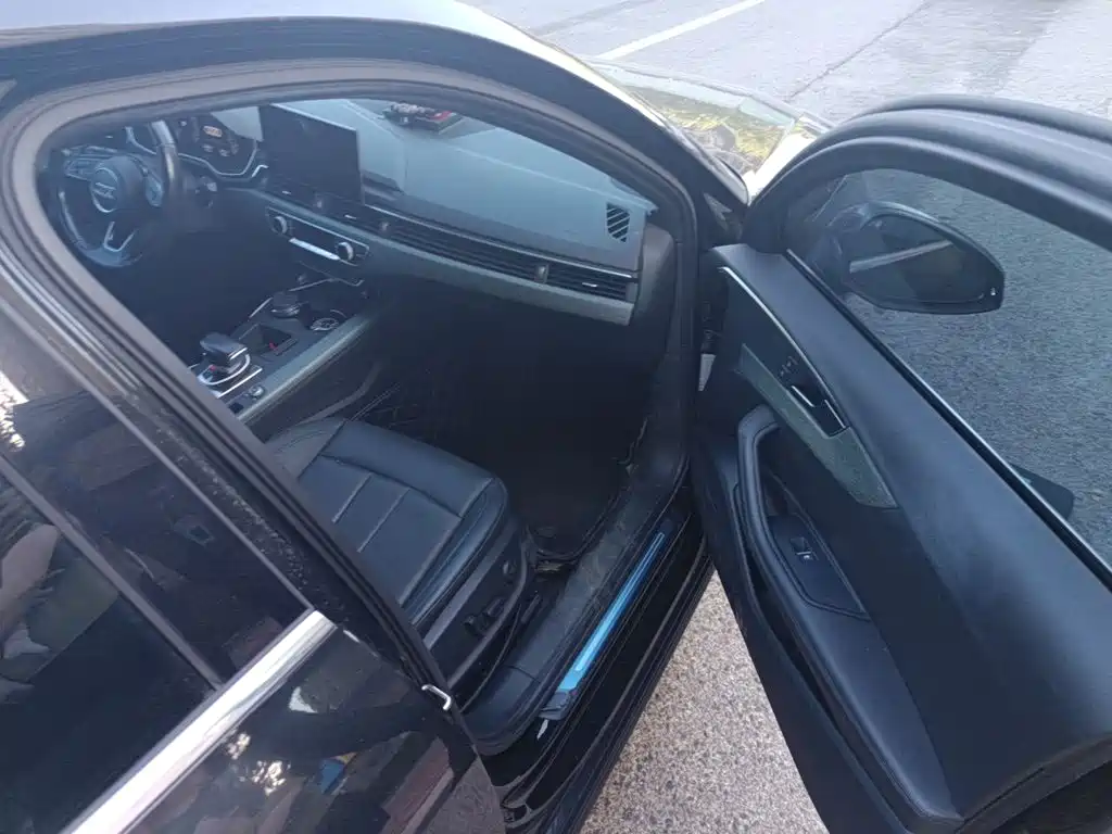 Фото 20 - Audi A4L